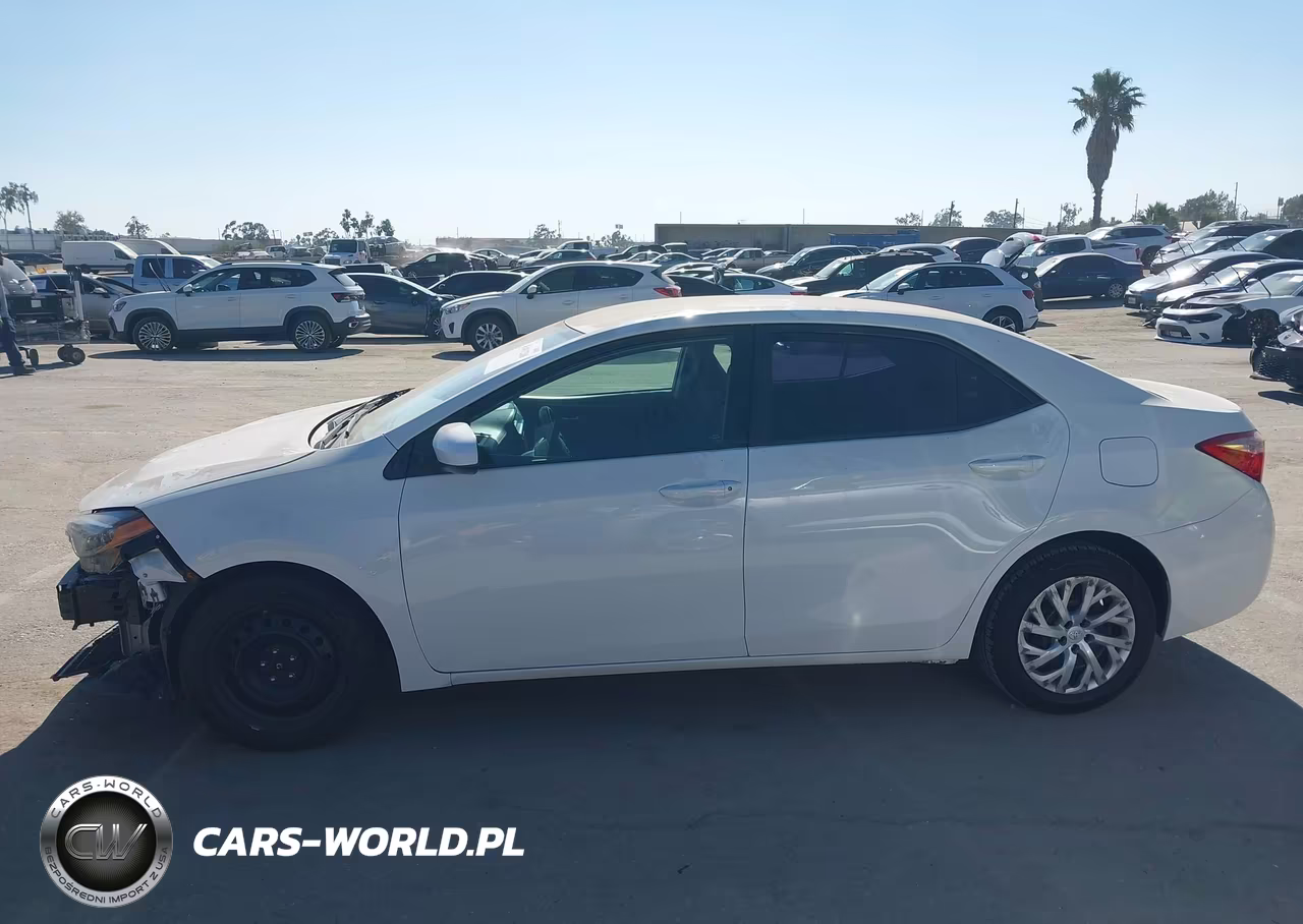 2018 Toyota Corolla Le VIN:5YFBURHE0JP792644 - 15