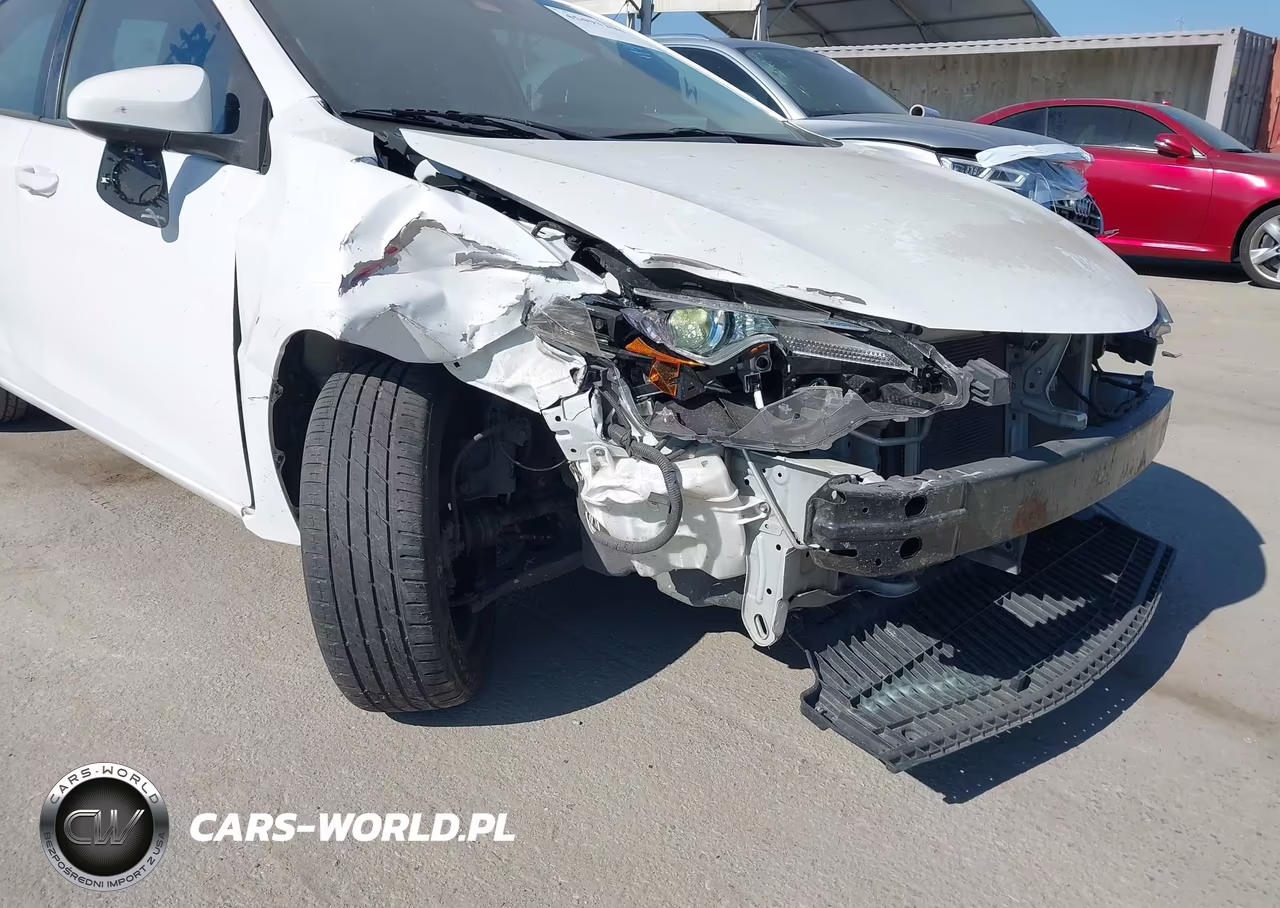 2018 Toyota Corolla Le VIN:5YFBURHE0JP792644 - 6
