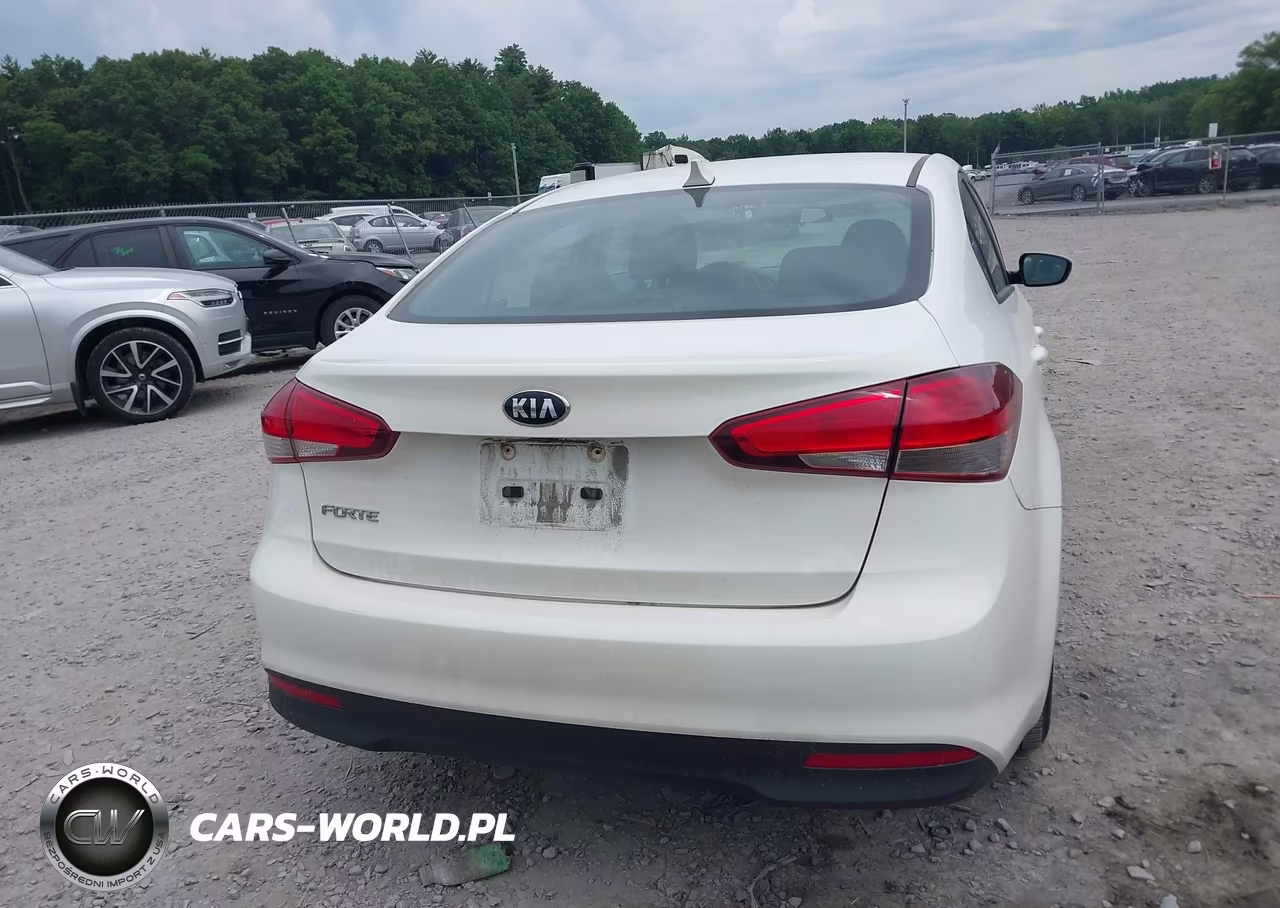 2018 Kia Forte Lx VIN:3KPFK4A74JE263284 - 15
