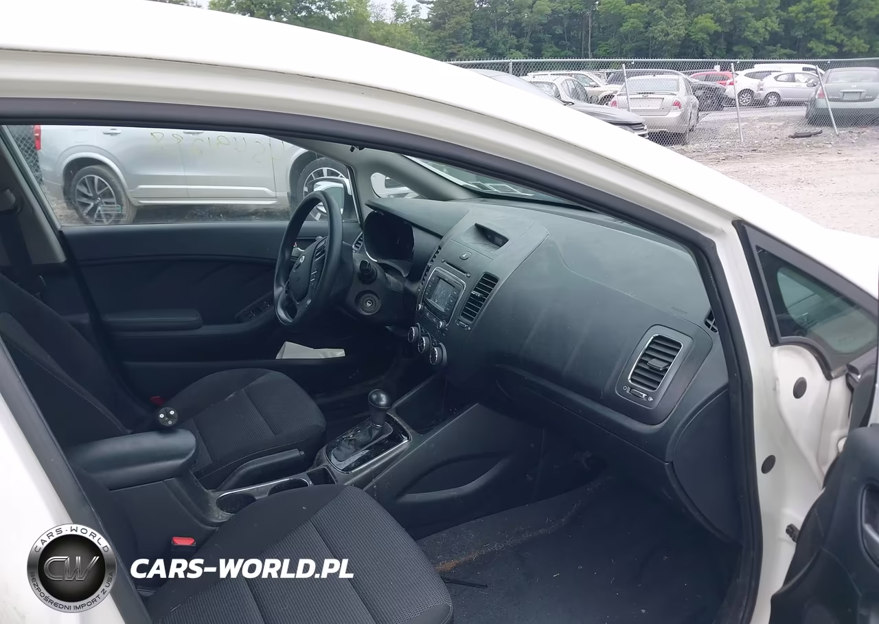 2018 Kia Forte Lx VIN:3KPFK4A74JE263284 - 5