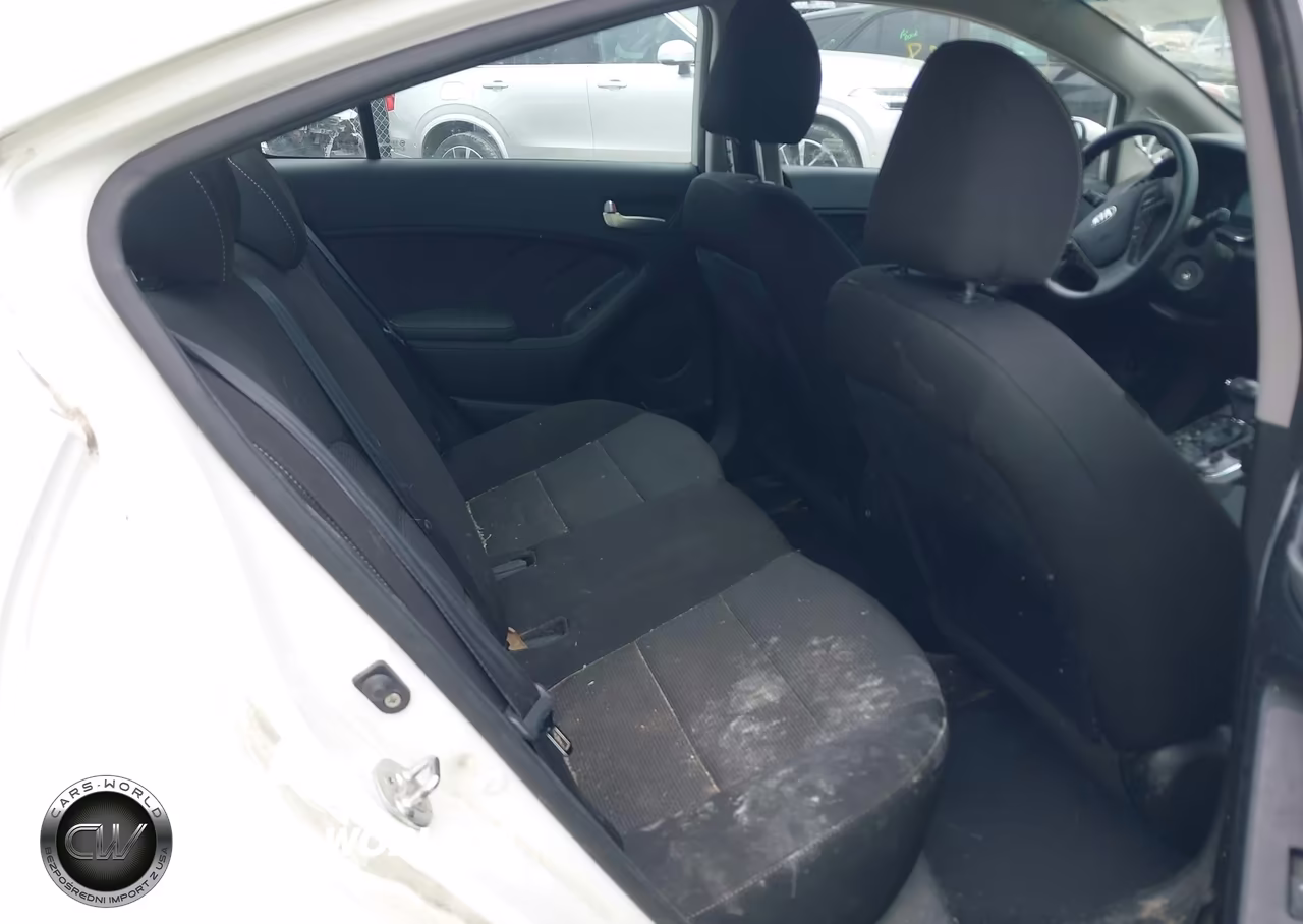 2018 Kia Forte Lx VIN:3KPFK4A74JE263284 - 8
