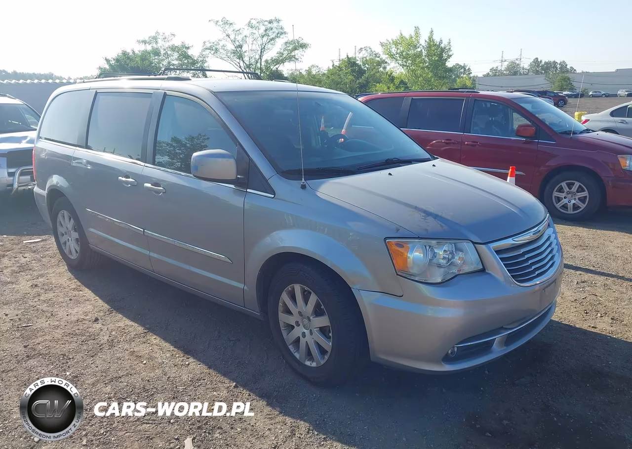 2015 Chrysler Town & Country Touring – zdjęcie 1 z 12