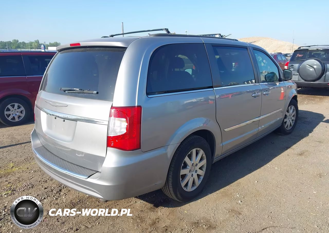 2015 Chrysler Town & Country Touring VIN:2C4RC1BG1FR739987 - 4