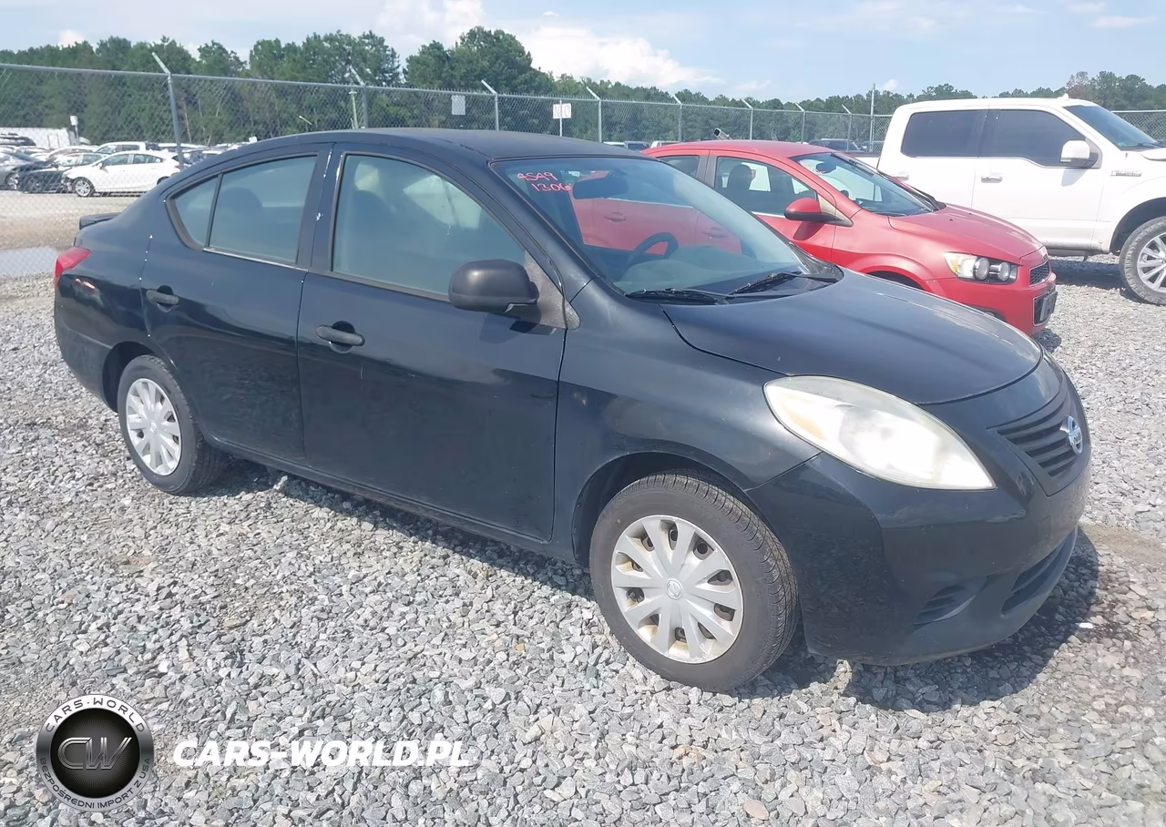 2014 Nissan Versa 1.6 S+ – zdjęcie 1 z 11