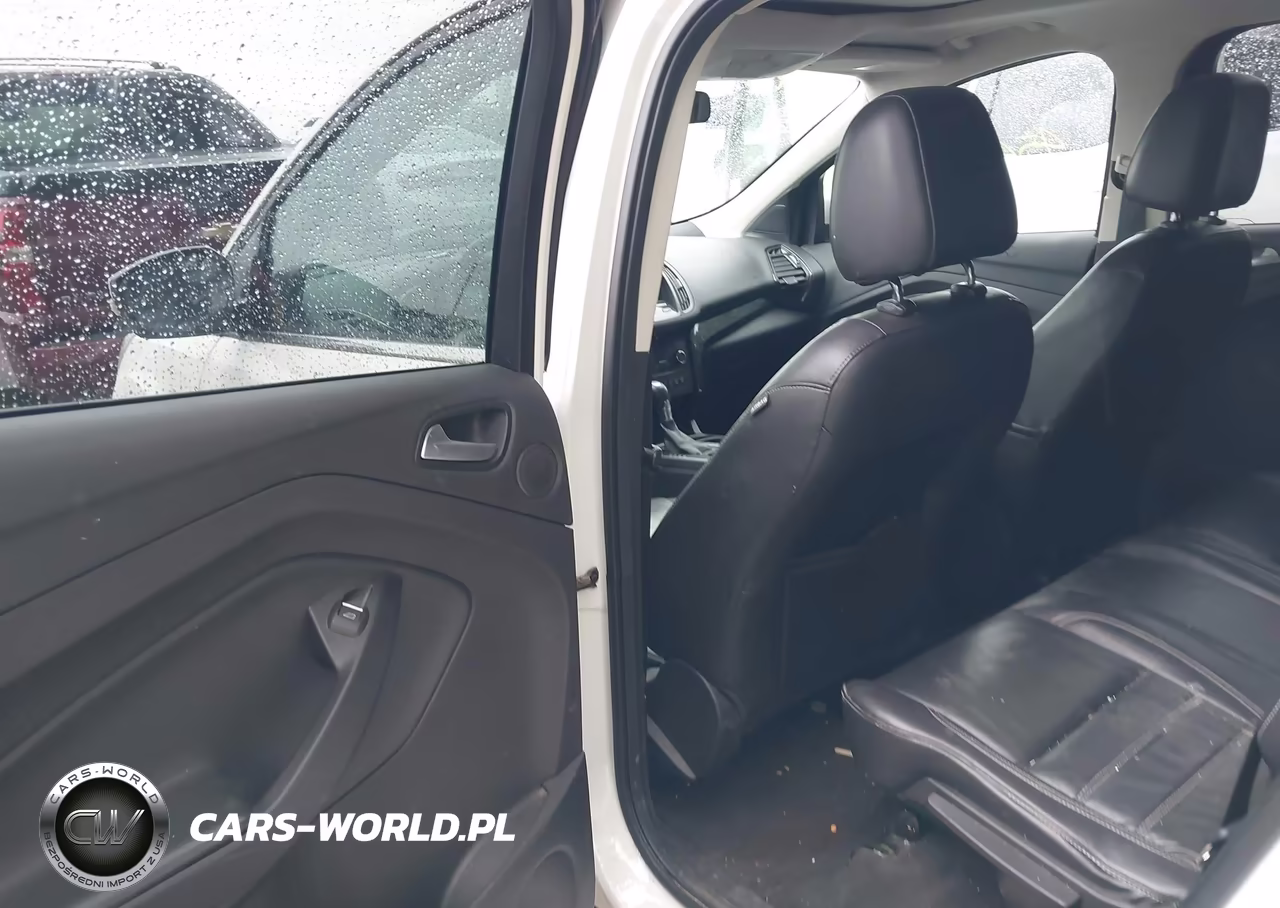 2017 Ford Escape Titanium VIN:1FMCU0J97HUE23124 - 8