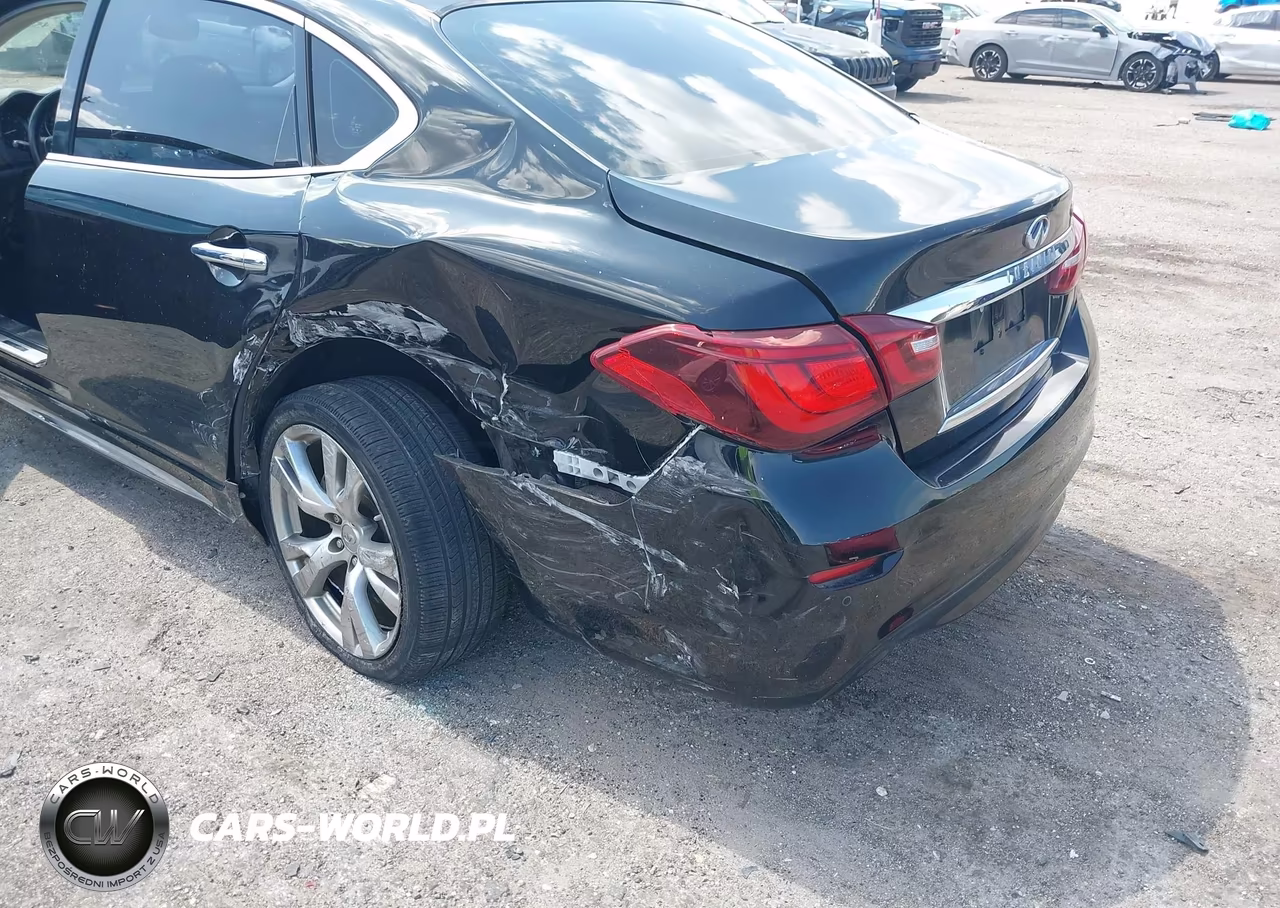 2018 Infiniti Q70L 3.7 Luxe VIN:JN1BY1PPXJM330204 - 6