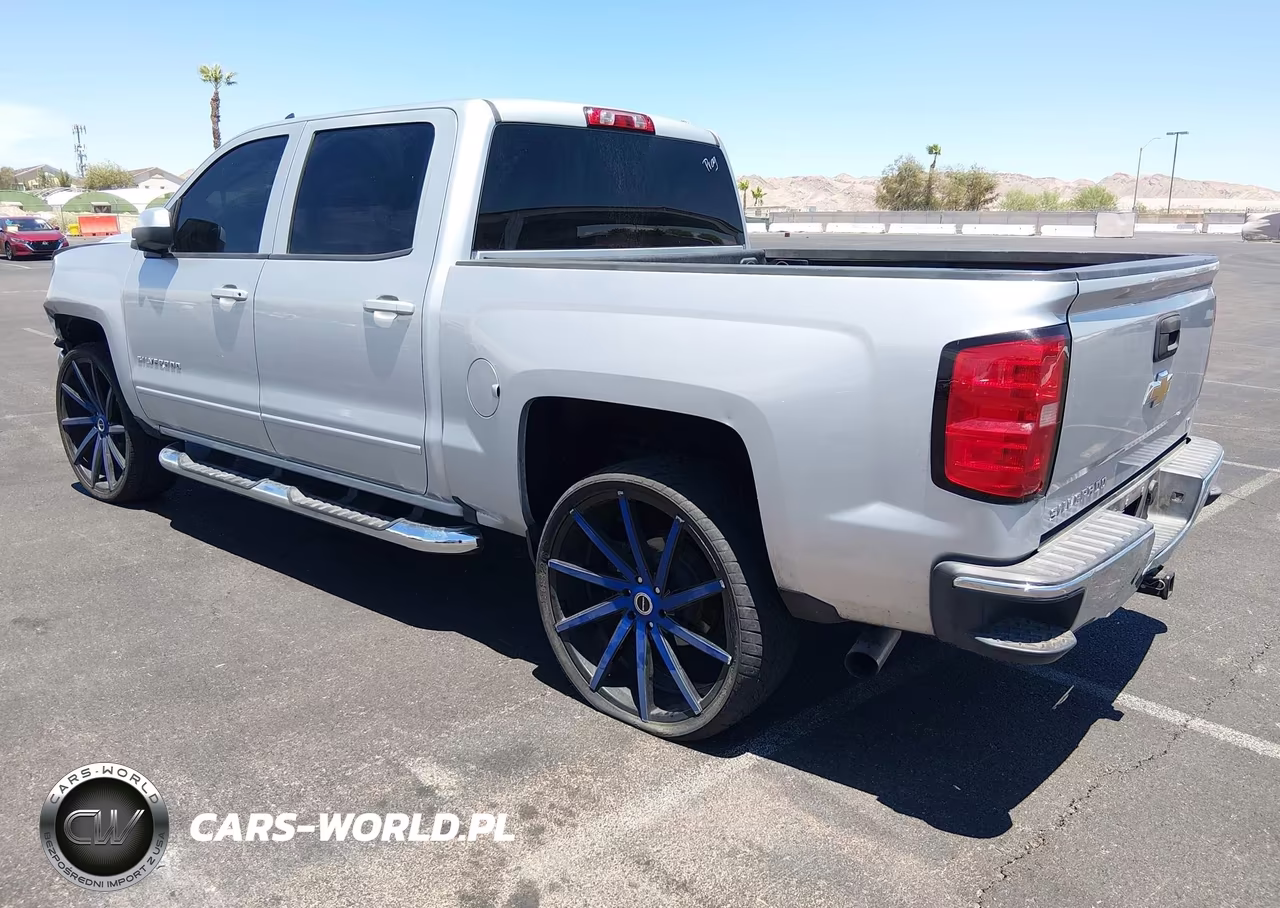 2018 Chevrolet Silverado C1500 Lt VIN:3GCPCREC2JG210934 - 3