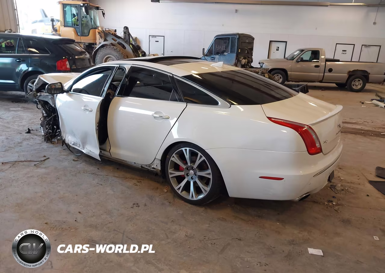 2015 Jaguar Xj VIN:SAJWJ1CD4F8V89917 - 3
