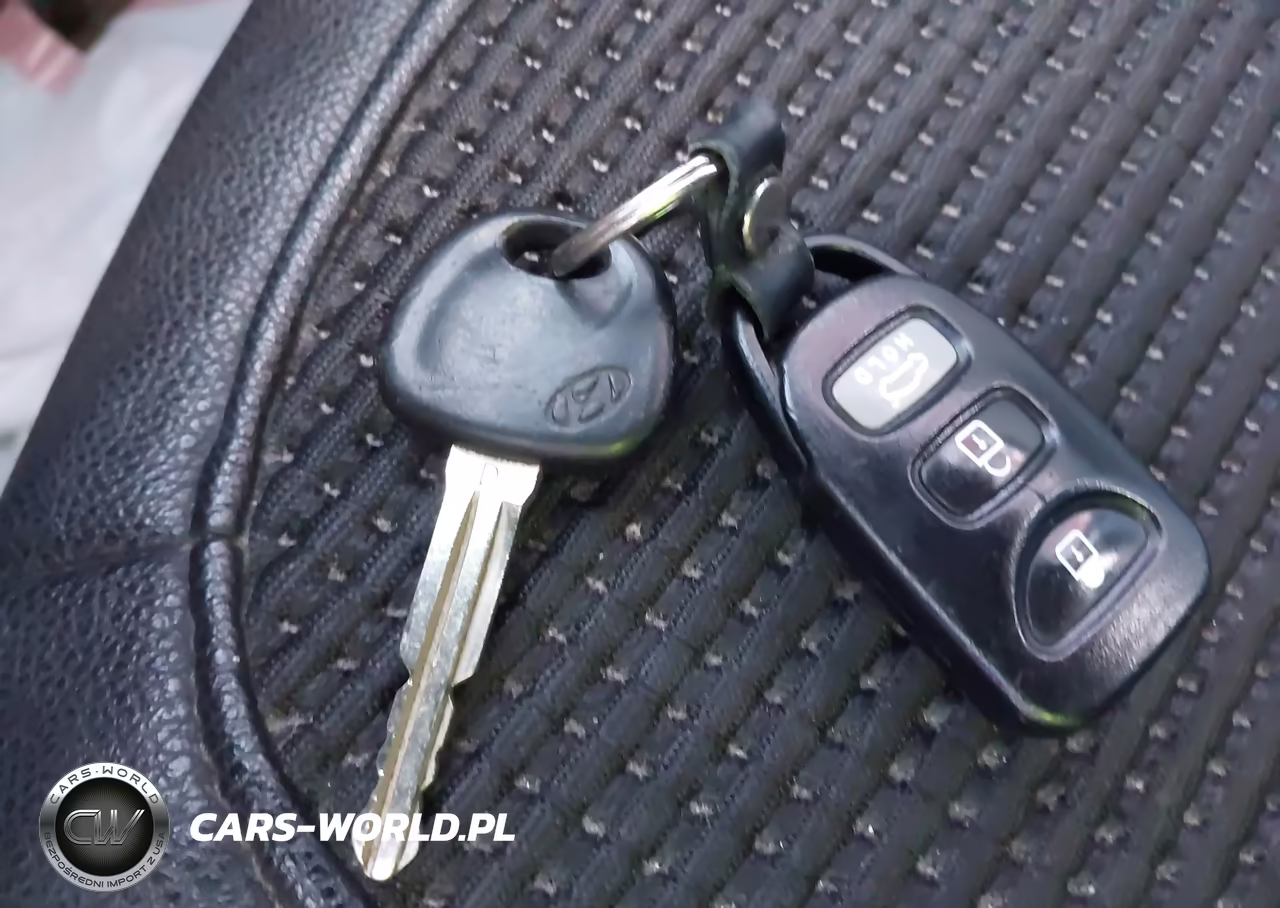 2008 Hyundai Elantra Gls-Se VIN:KMHDU46D48U579047 - 11