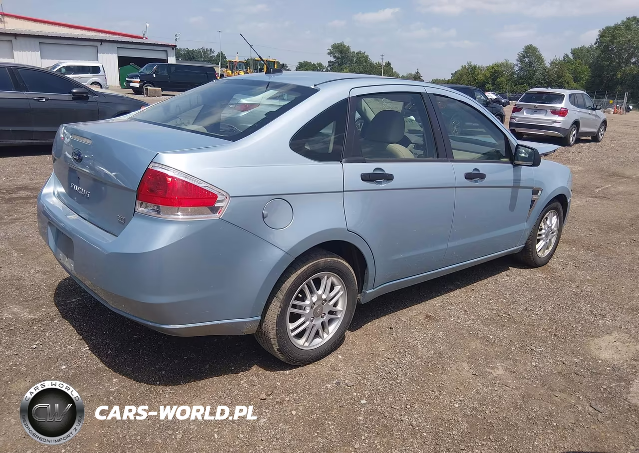 2008 Ford Focus Se VIN:1FAHP35N08W249367 - 4