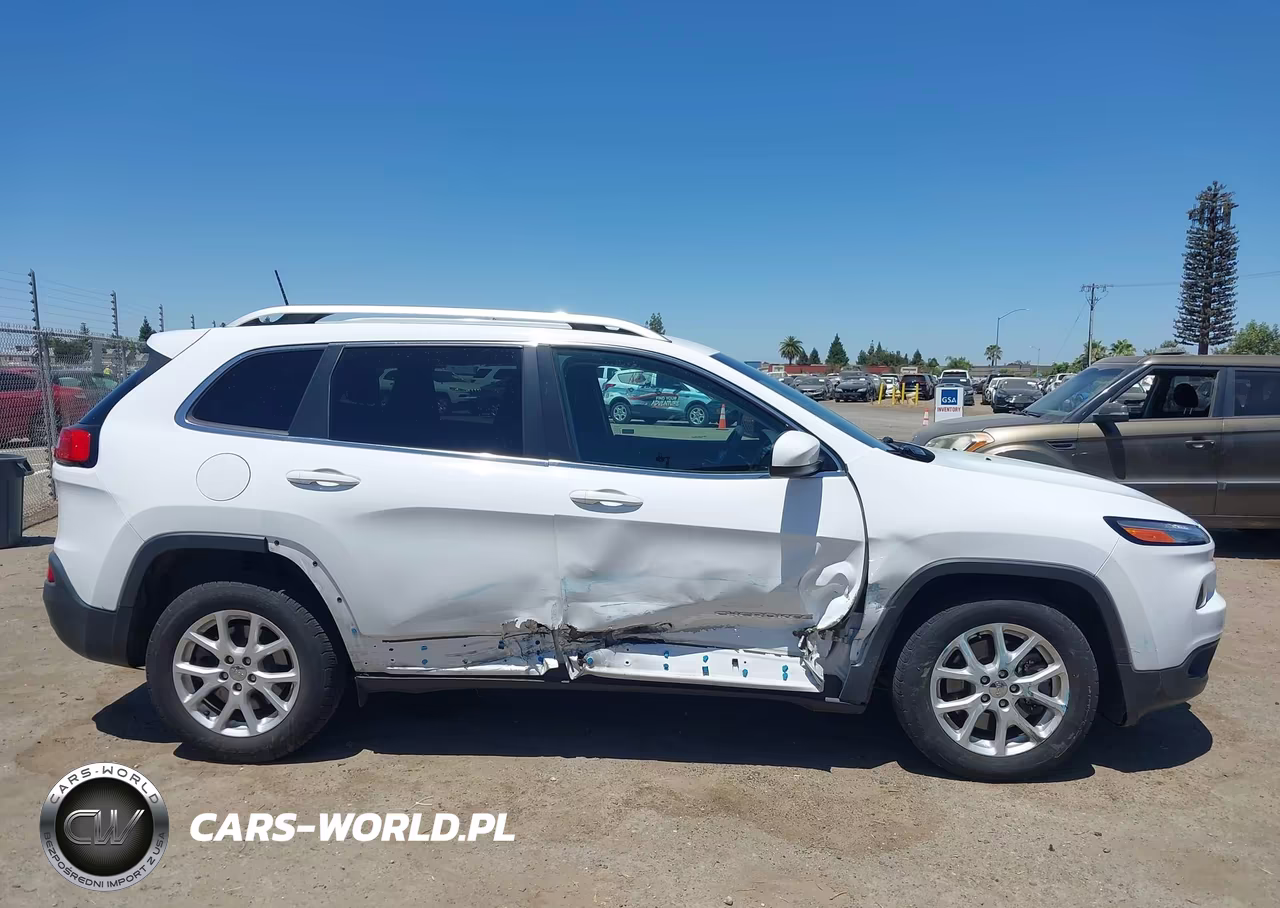 2018 Jeep Cherokee Latitude Fwd VIN:1C4PJLCXXJD518018 - 13