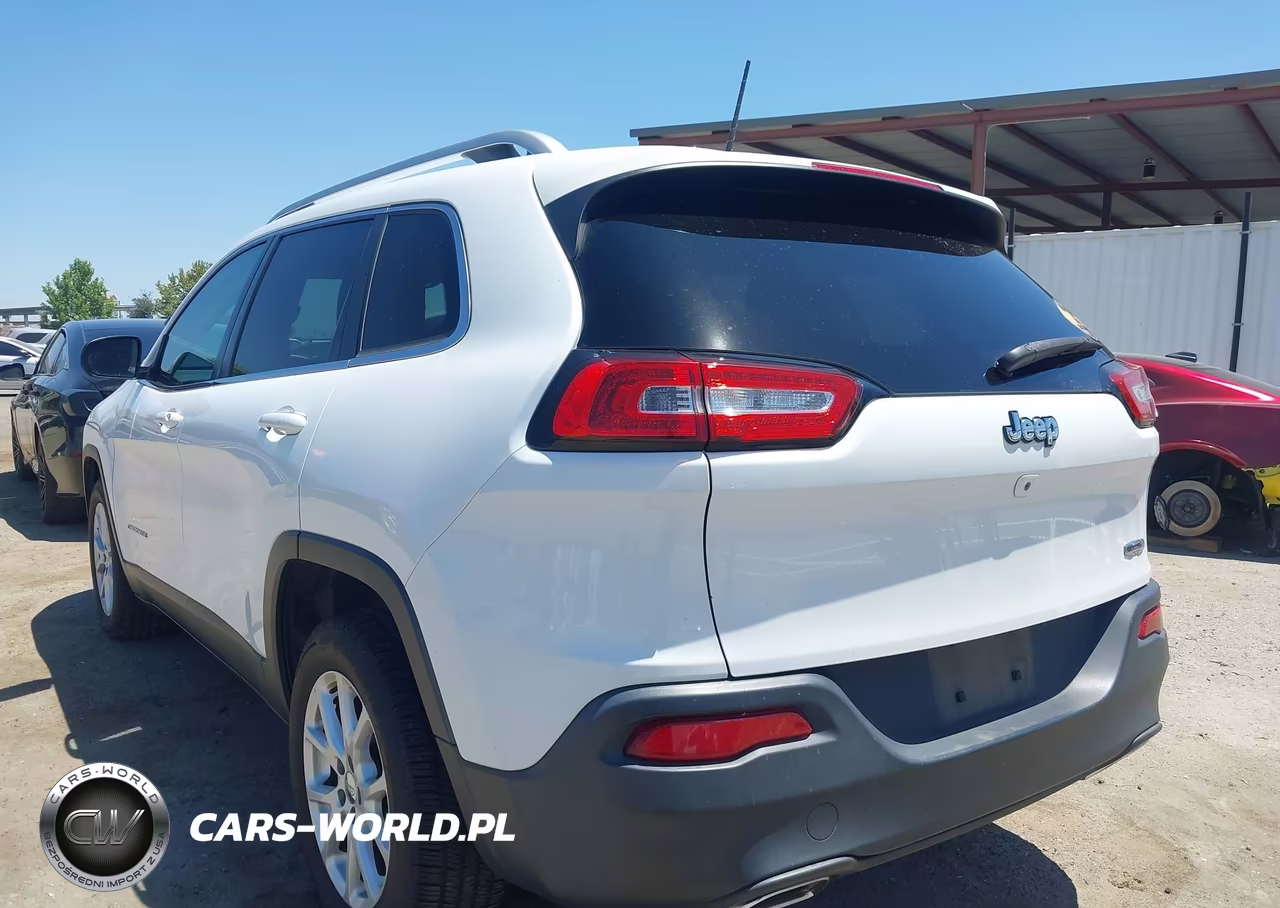 2018 Jeep Cherokee Latitude Fwd VIN:1C4PJLCXXJD518018 - 3