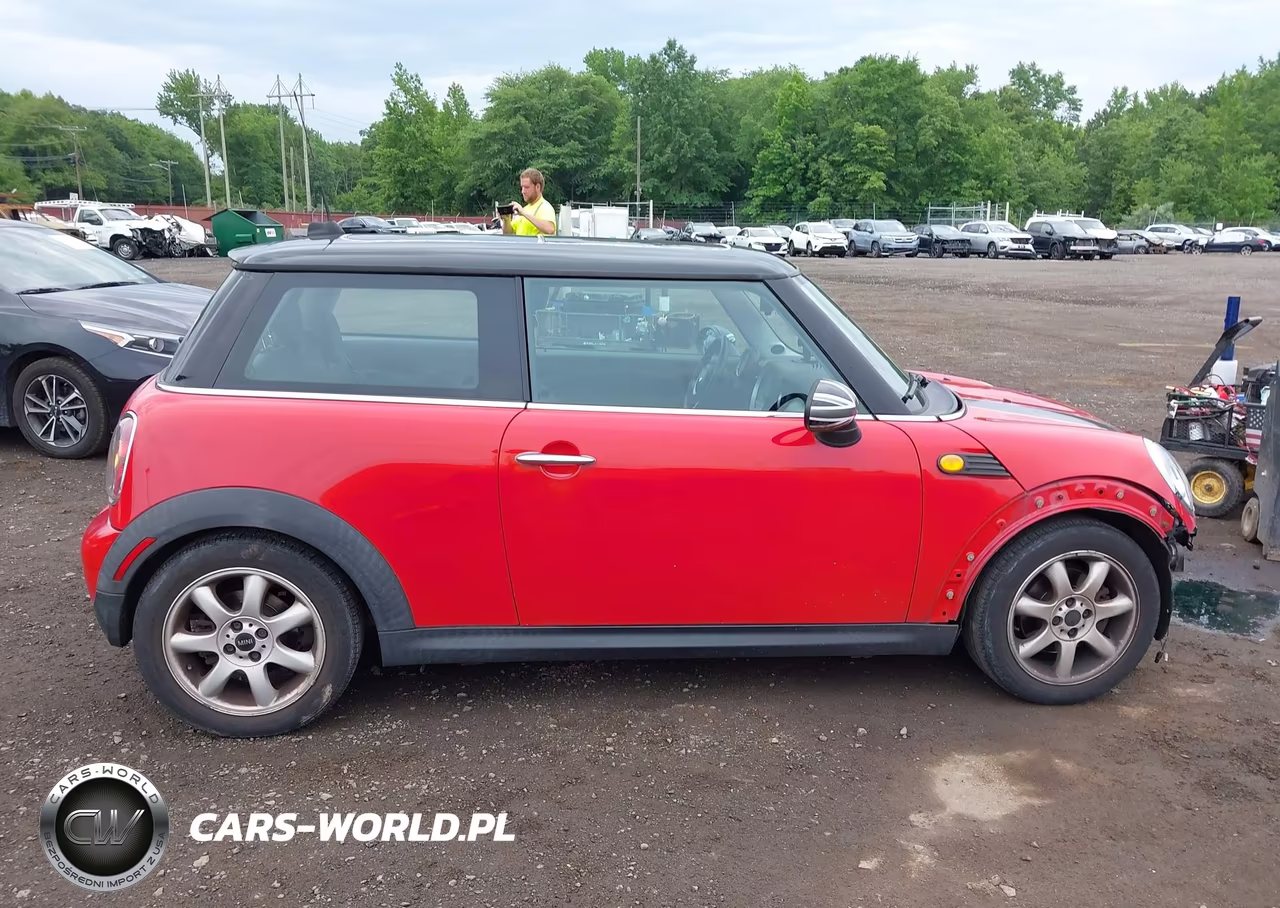 2008 Mini Cooper Hardtop VIN:WMWMF33588TU67117 - 13