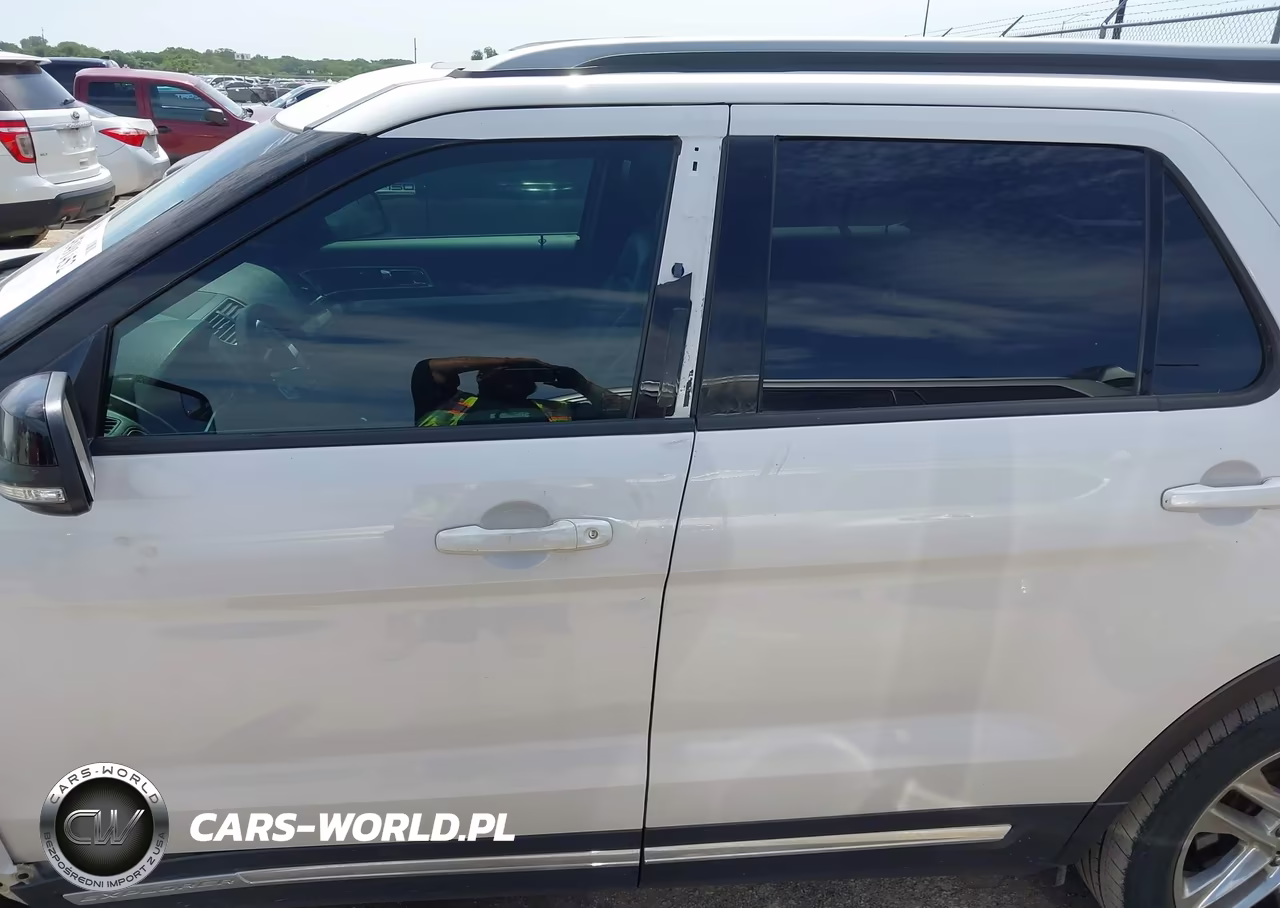 2016 Ford Explorer Xlt VIN:1FM5K7D88GGA61800 - 14