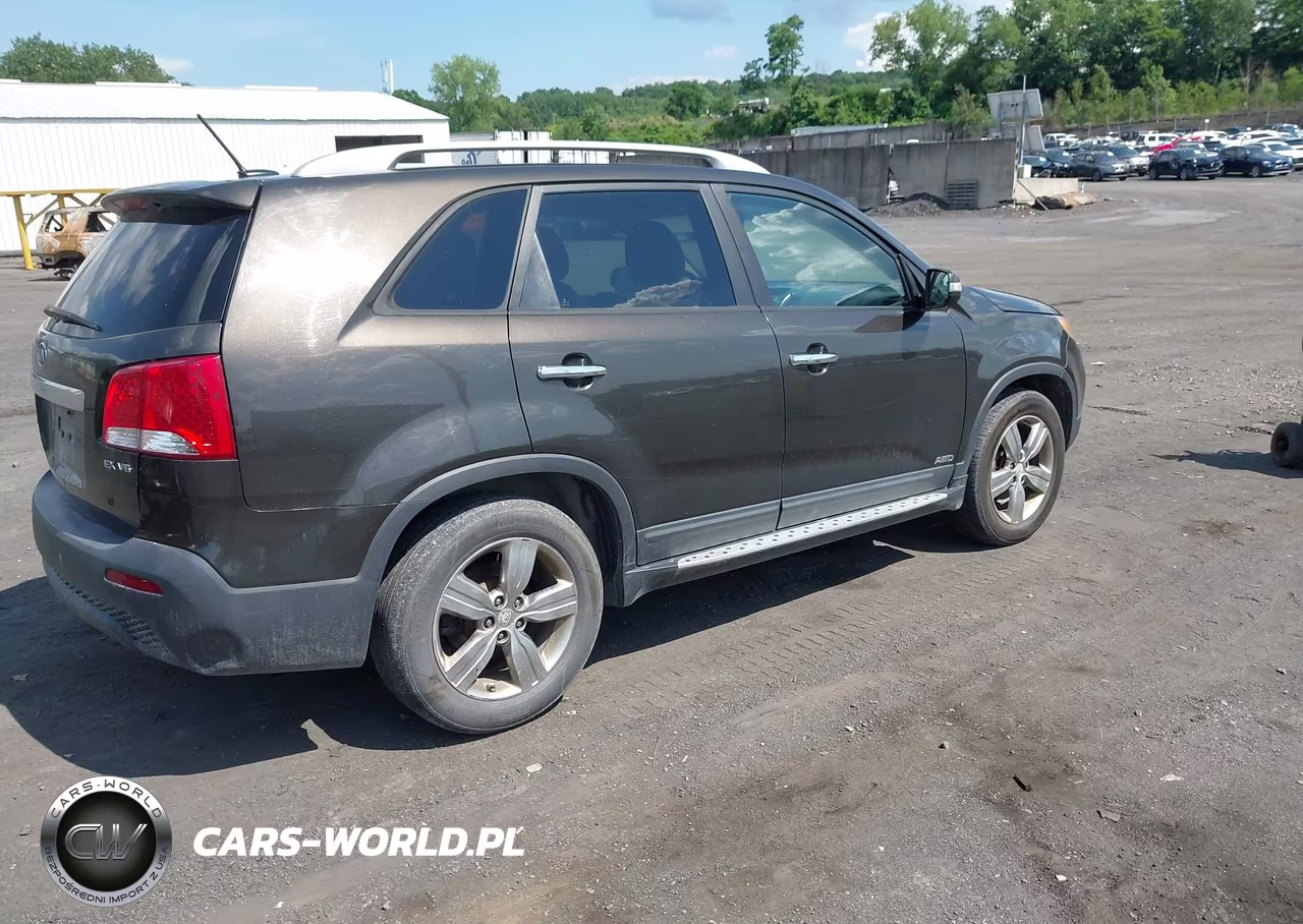 2012 Kia Sorento Ex V6 VIN:5XYKUDA28CG234051 - 4
