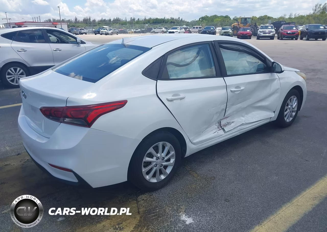 2018 Hyundai Accent Sel VIN:3KPC24A34JE025533 - 4