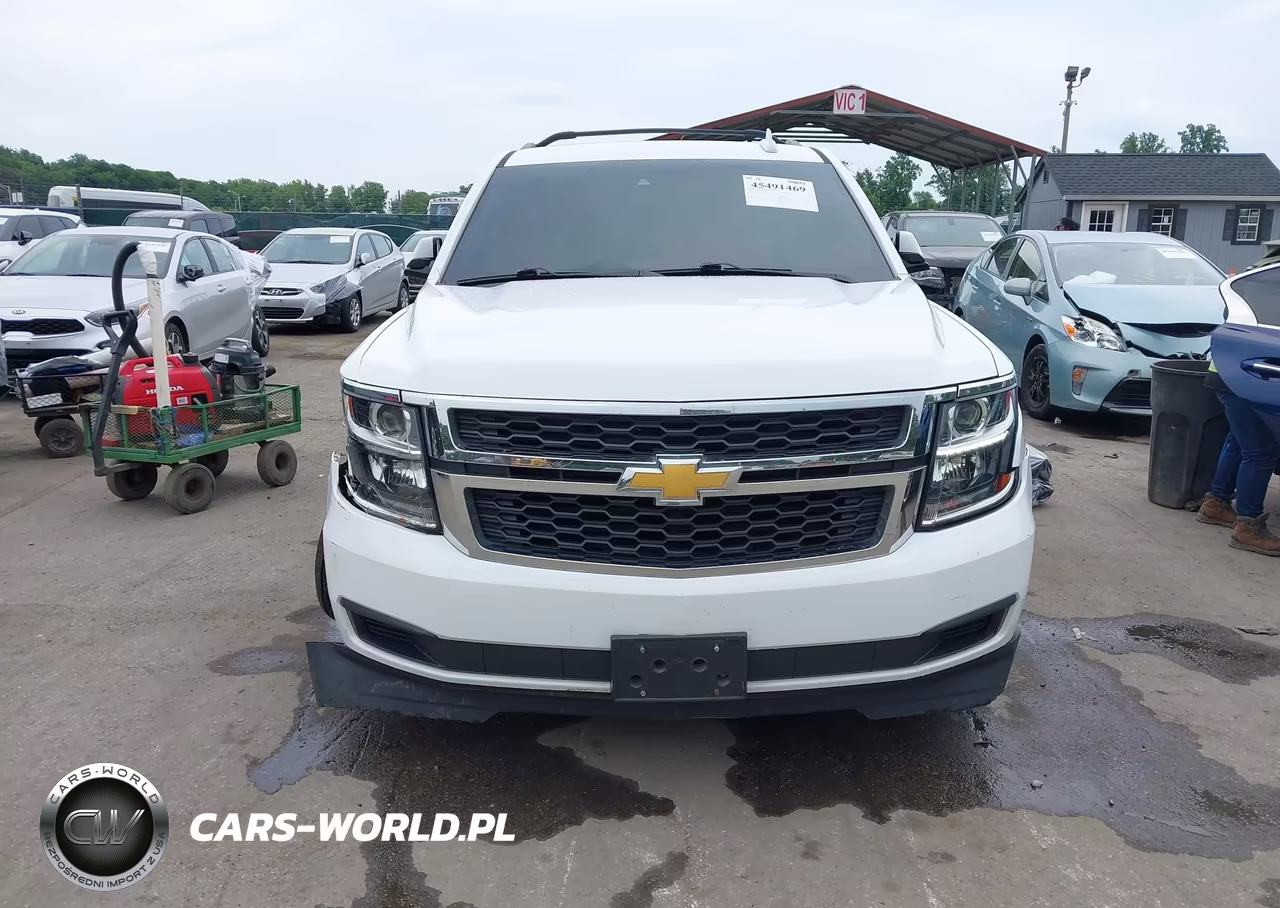 2019 Chevrolet Suburban Lt VIN:1GNSKHKC3KR386797 - 12