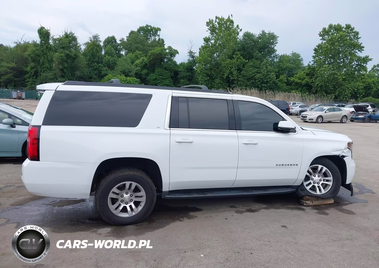 2019 Chevrolet Suburban Lt VIN:1GNSKHKC3KR386797 - 13