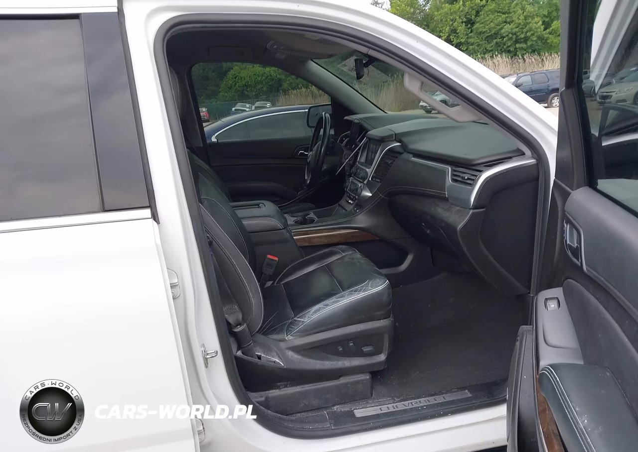 2019 Chevrolet Suburban Lt VIN:1GNSKHKC3KR386797 - 5