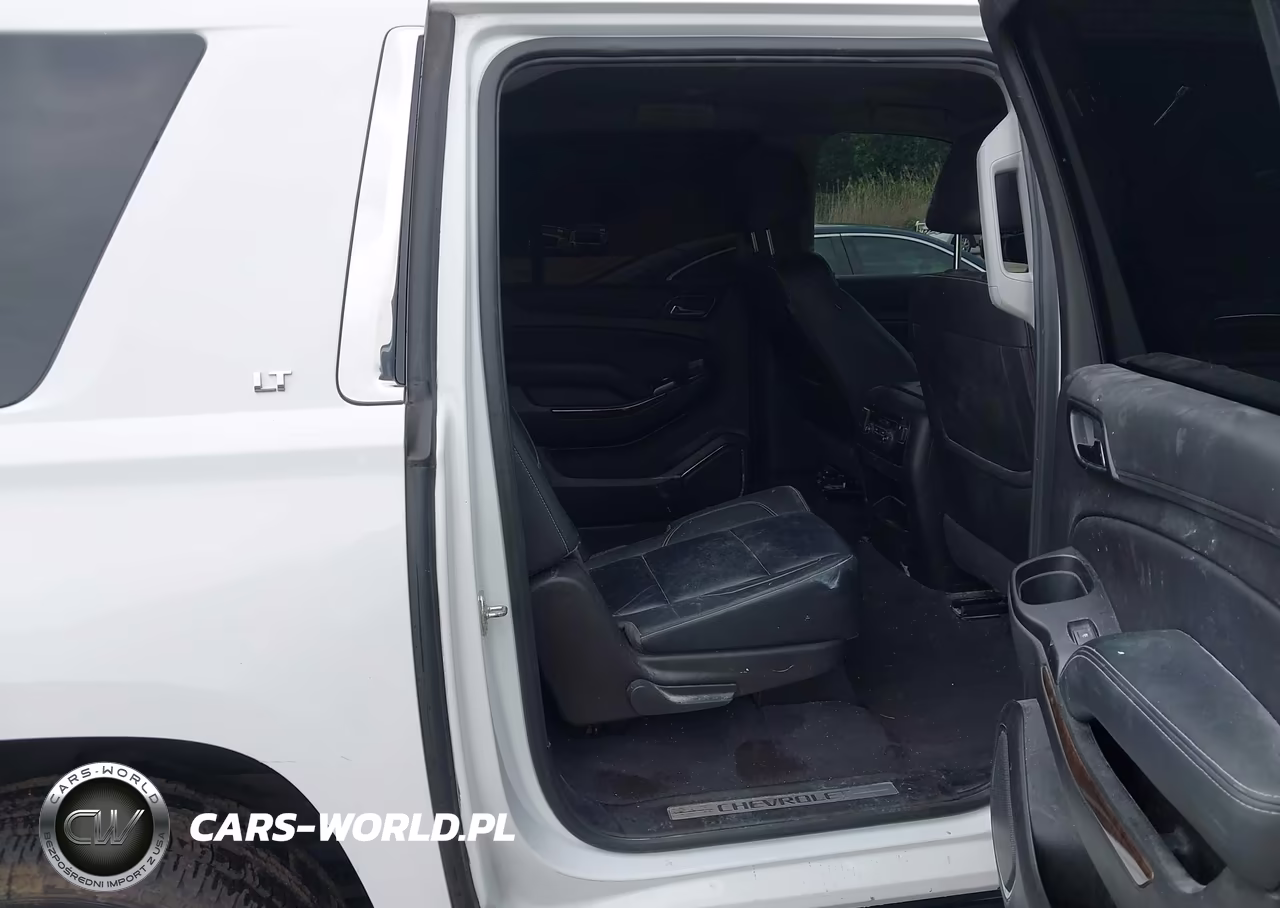 2019 Chevrolet Suburban Lt VIN:1GNSKHKC3KR386797 - 8
