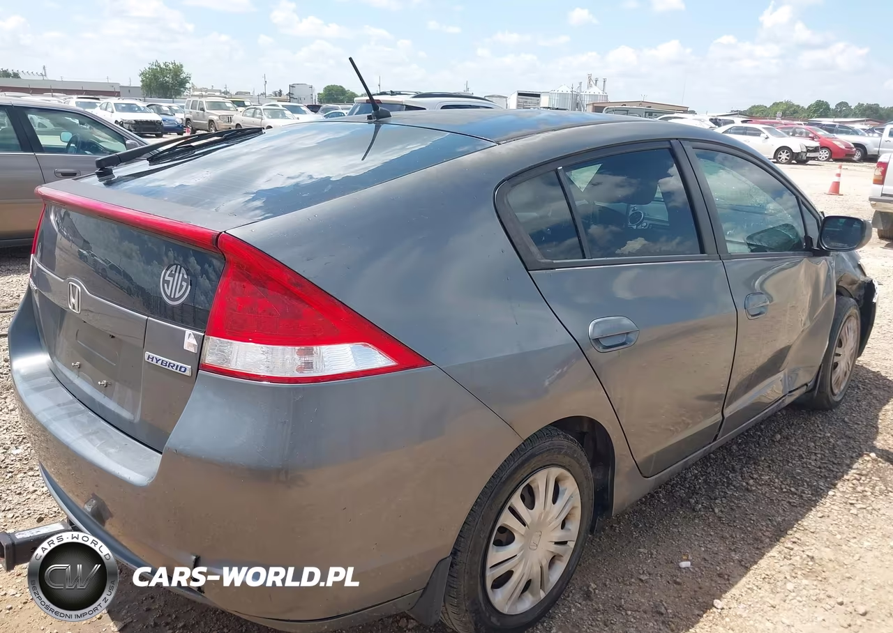 2011 Honda Insight VIN:JHMZE2H38BS003060 - 4