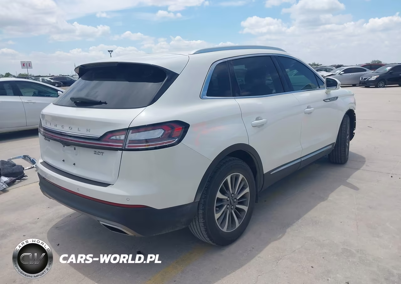 2020 Lincoln Nautilus Standard VIN:2LMPJ6J9XLBL04600 - 4