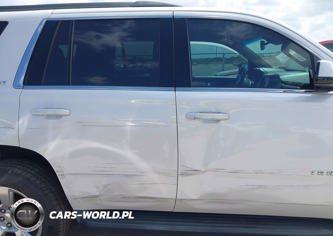 2019 Chevrolet Tahoe Lt VIN:1GNSCBKC1KR194272 - 13