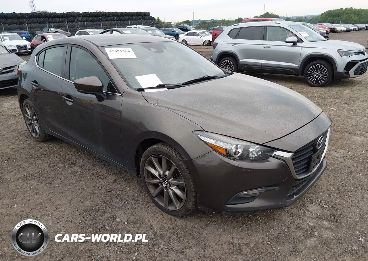 2018 Mazda Mazda3 Touring – zdjęcie 1 z 17