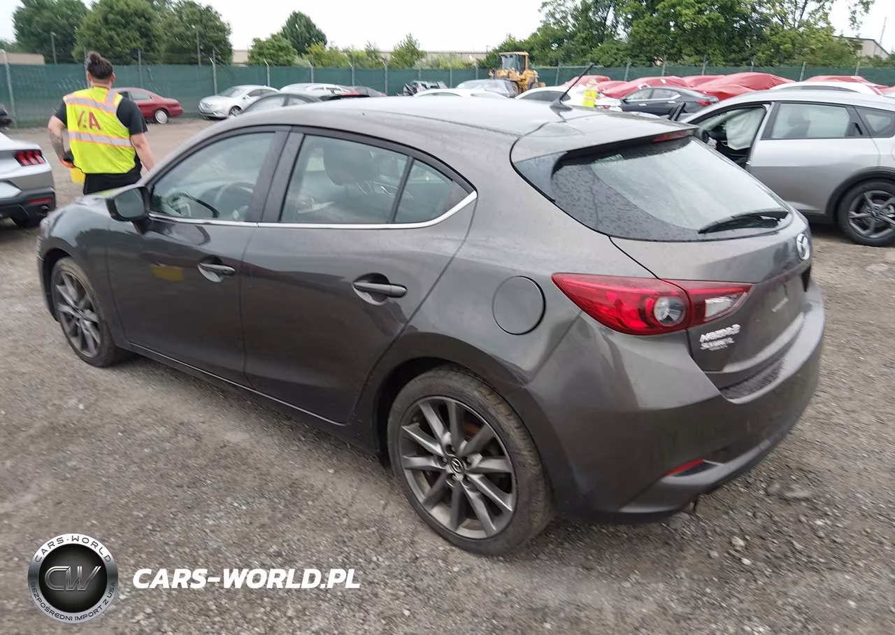 2018 Mazda Mazda3 Touring VIN:3MZBN1L37JM167845 - 3