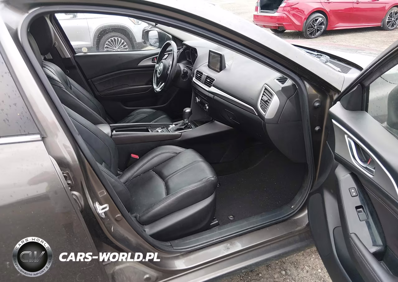 2018 Mazda Mazda3 Touring VIN:3MZBN1L37JM167845 - 5