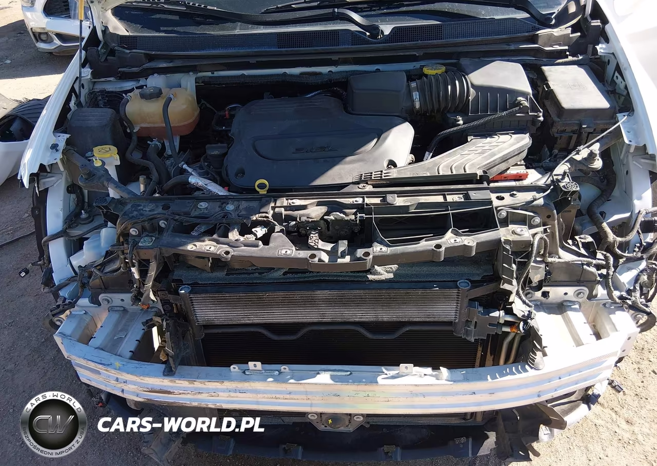 2019 Chrysler Pacifica Touring L Plus VIN:2C4RC1EG1KR575940 - 10