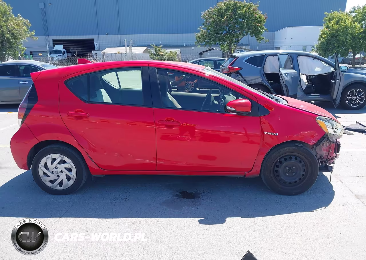2016 Toyota Prius C One VIN:JTDKDTB33G1131675 - 16