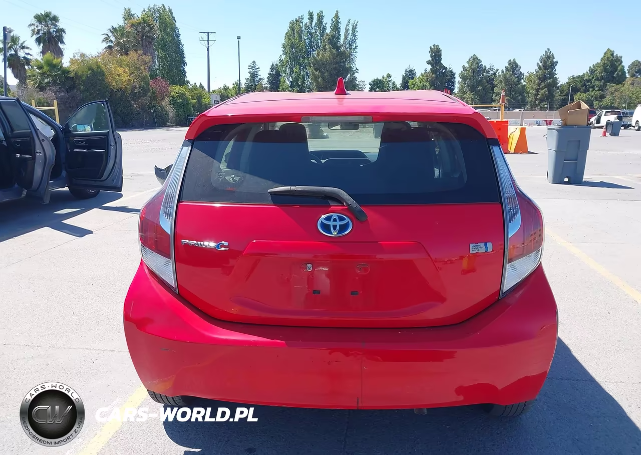 2016 Toyota Prius C One VIN:JTDKDTB33G1131675 - 19