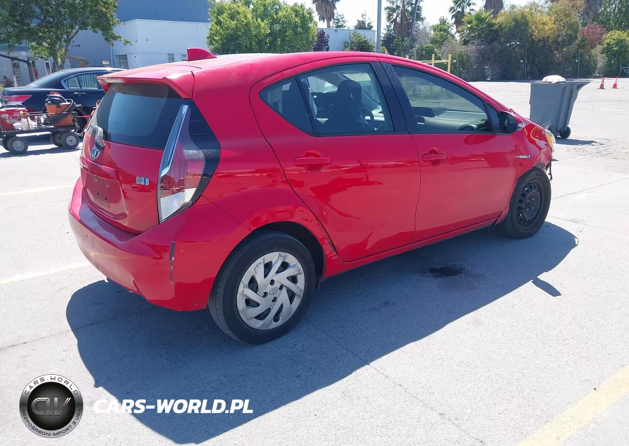 2016 Toyota Prius C One VIN:JTDKDTB33G1131675 - 4
