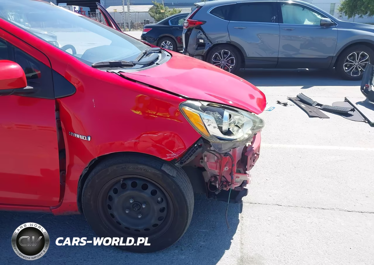 2016 Toyota Prius C One VIN:JTDKDTB33G1131675 - 6