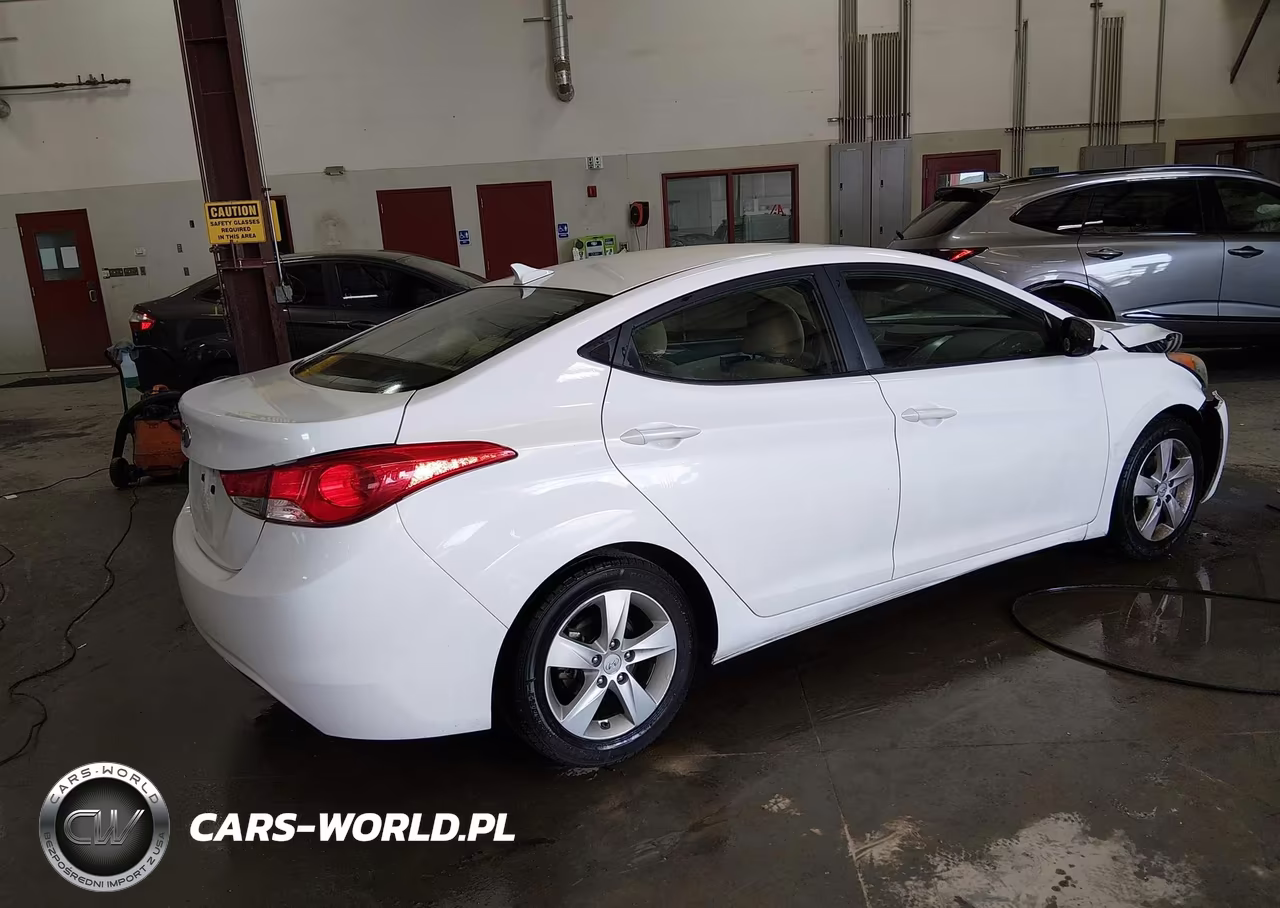 2013 Hyundai Elantra Gls VIN:5NPDH4AE1DH241814 - 4