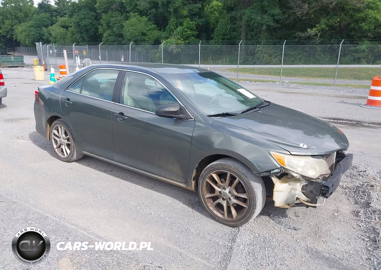 2012 Toyota Camry Le – zdjęcie 1 z 11