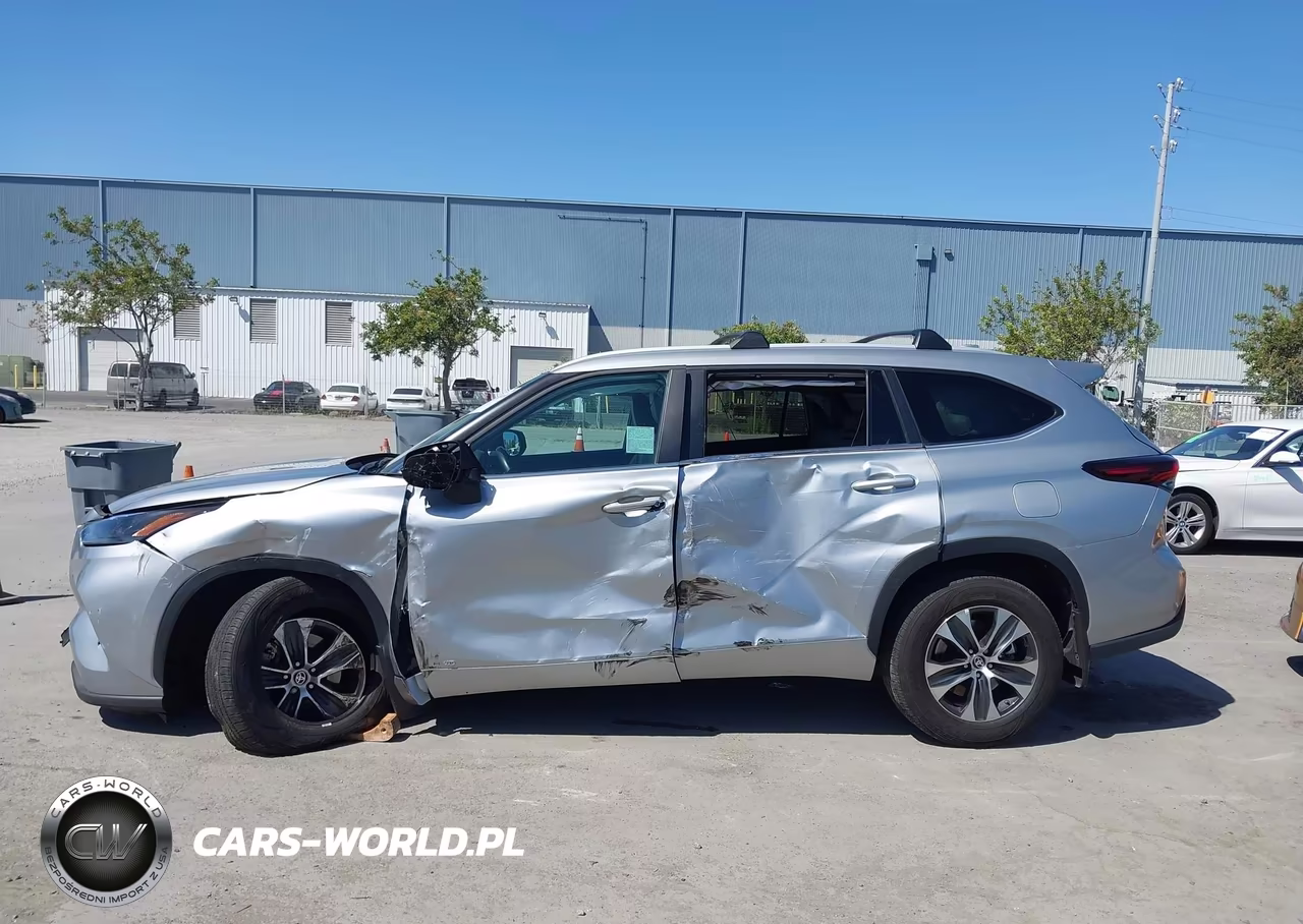 2025 Toyota Highlander Hybrid Xle VIN:5TDKBRCH7SS661839 - 15