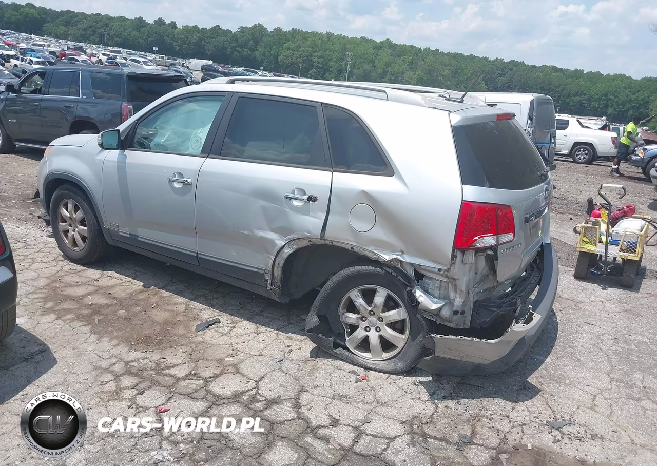 2012 Kia Sorento Lx V6 VIN:5XYKTDA24CG287557 - 3
