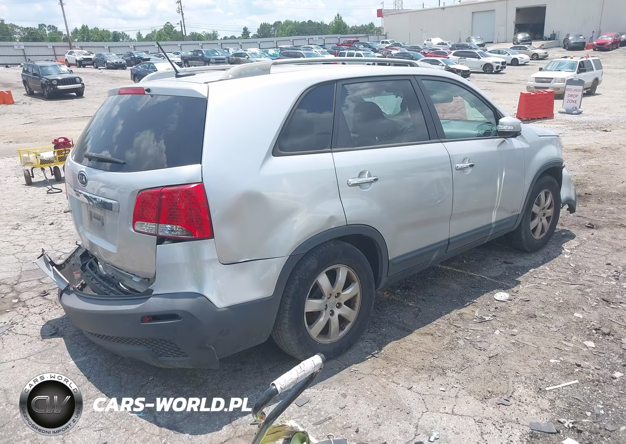 2012 Kia Sorento Lx V6 VIN:5XYKTDA24CG287557 - 4