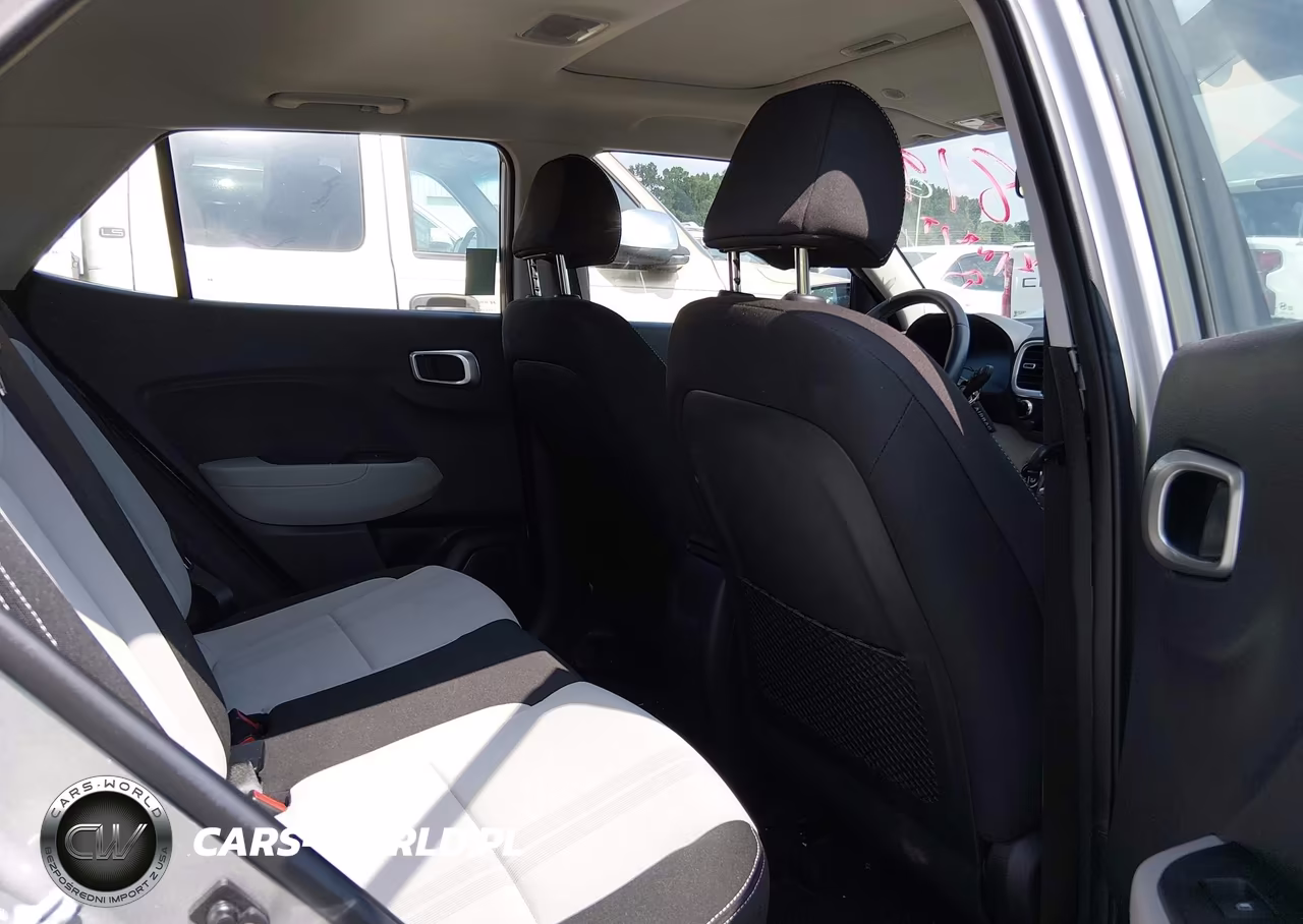 2023 Hyundai Venue Sel VIN:KMHRC8A31PU248195 - 8