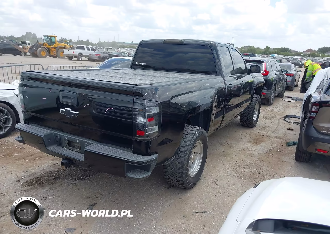 2018 Chevrolet Silverado 1500 Custom VIN:1GCVKPEC8JZ240518 - 4