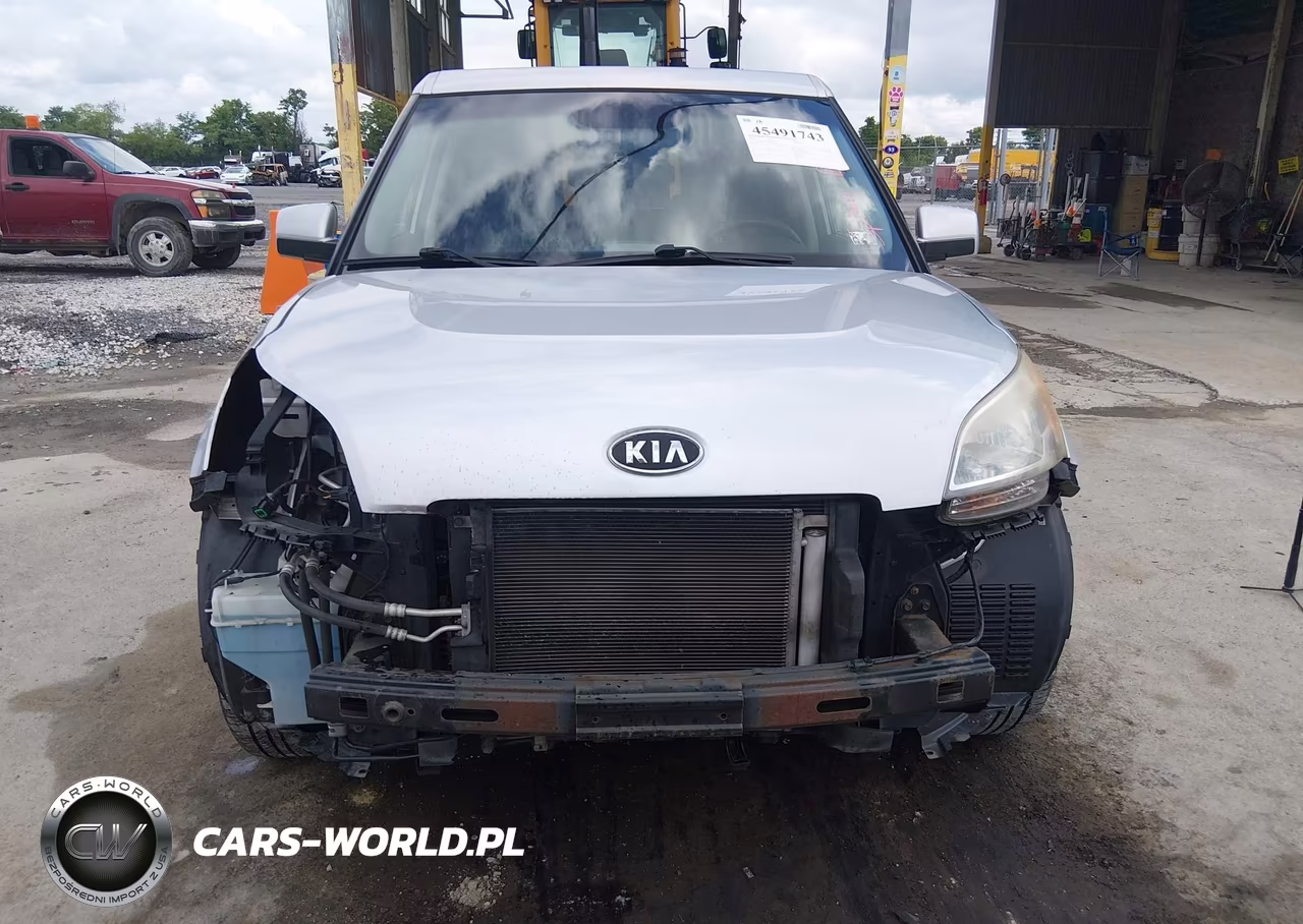 2010 Kia Soul + VIN:KNDJT2A2XA7702133 - 13