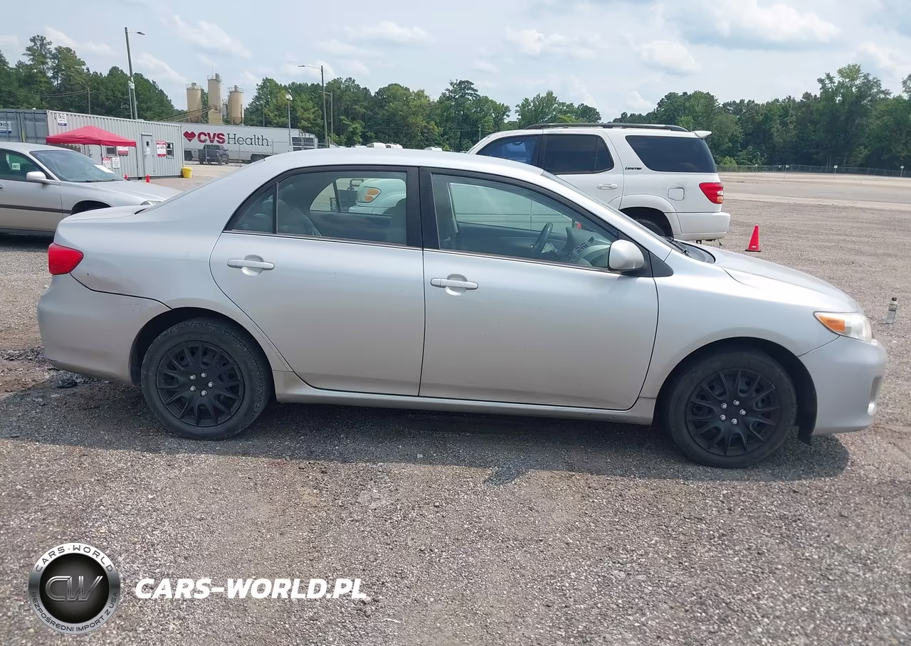 2013 Toyota Corolla Le VIN:5YFBU4EE0DP147231 - 13