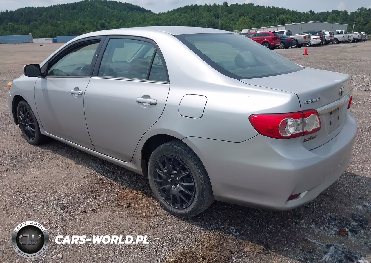 2013 Toyota Corolla Le VIN:5YFBU4EE0DP147231 - 3