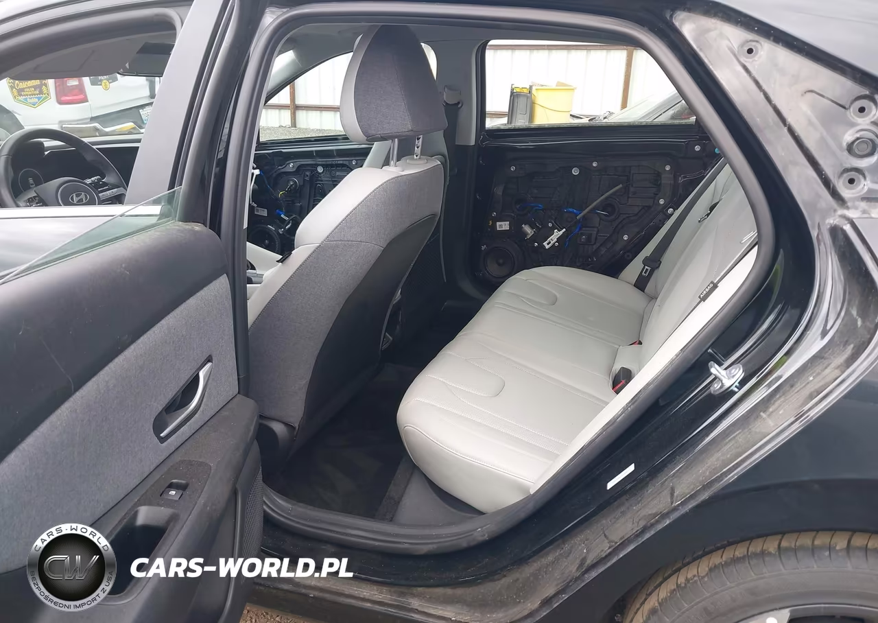 2025 Hyundai Elantra Limited VIN:KMHLP4DG3SU959214 - 8