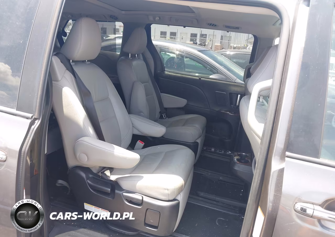 2016 Toyota Sienna Limited 7 Passenger VIN:5TDYK3DC2GS725285 - 8