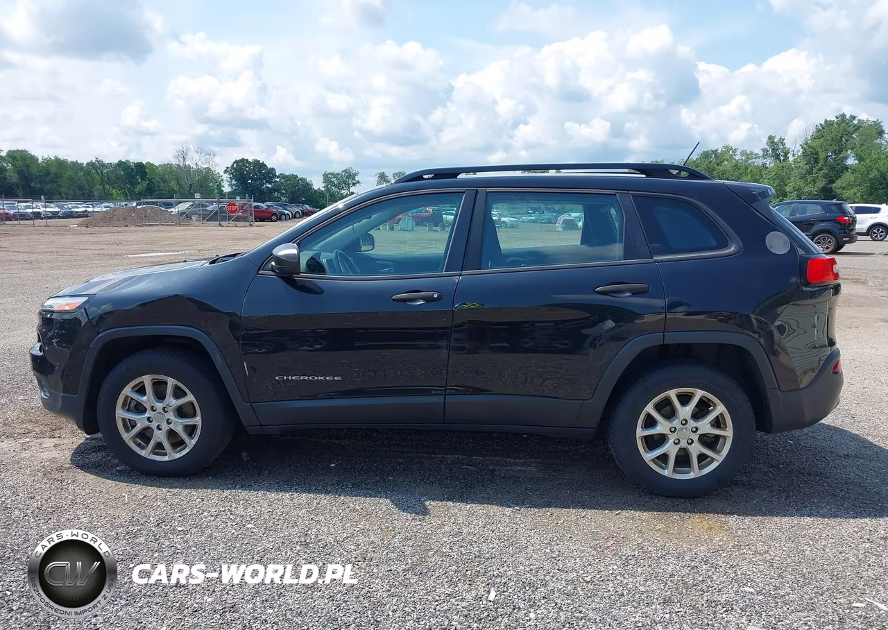2015 Jeep Cherokee Sport VIN:1C4PJMAB2FW652417 - 14