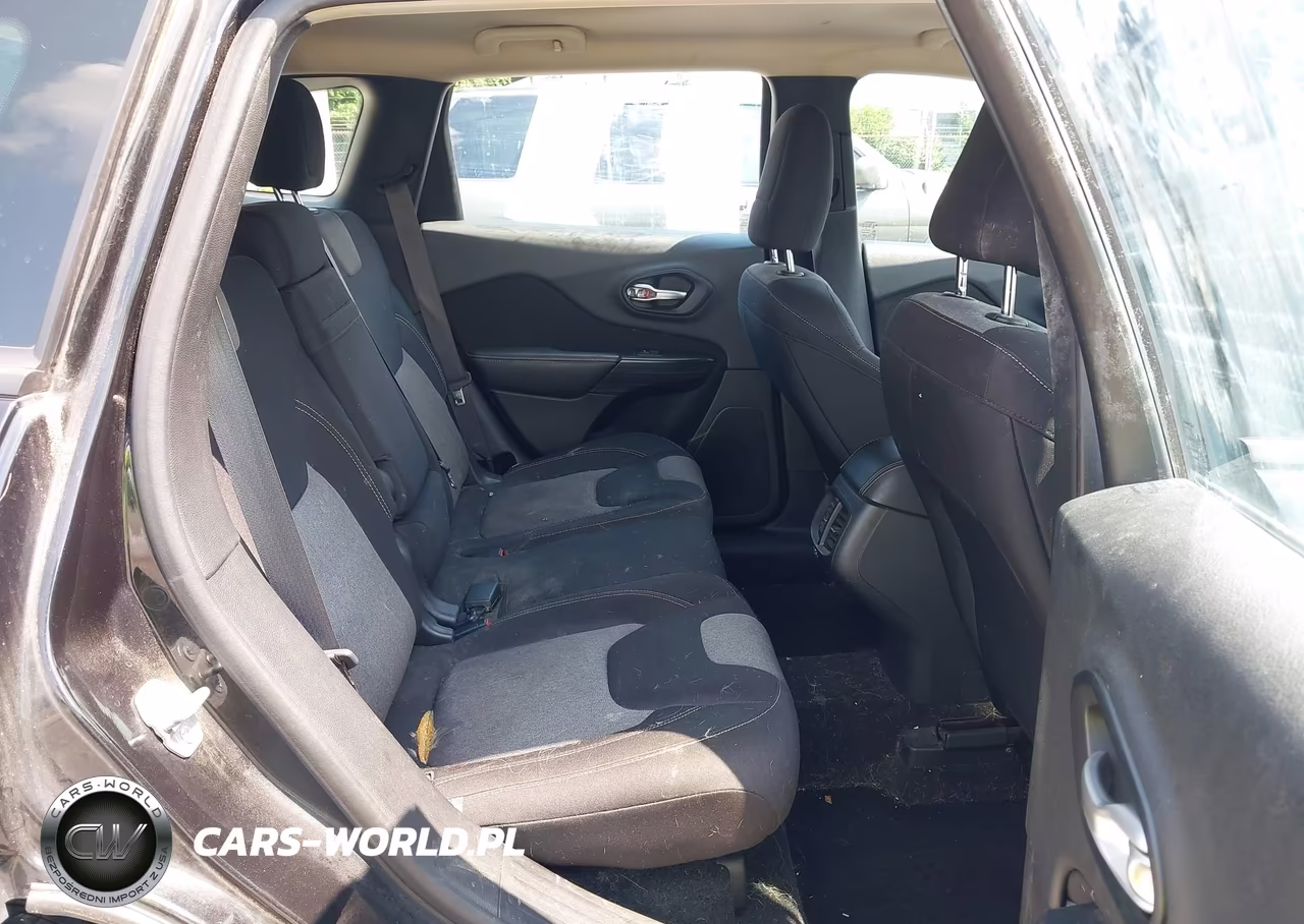 2015 Jeep Cherokee Sport VIN:1C4PJMAB2FW652417 - 8