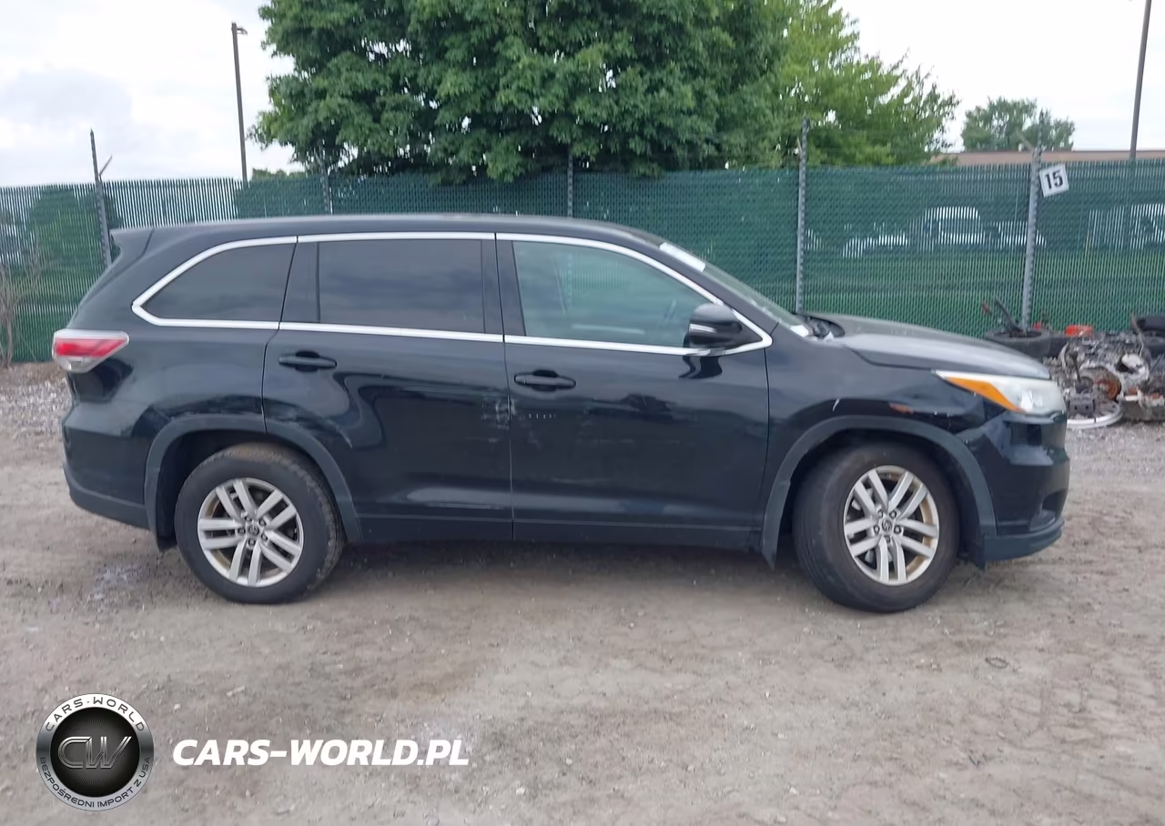 2016 Toyota Highlander Le V6 VIN:5TDBKRFH1GS272486 - 12